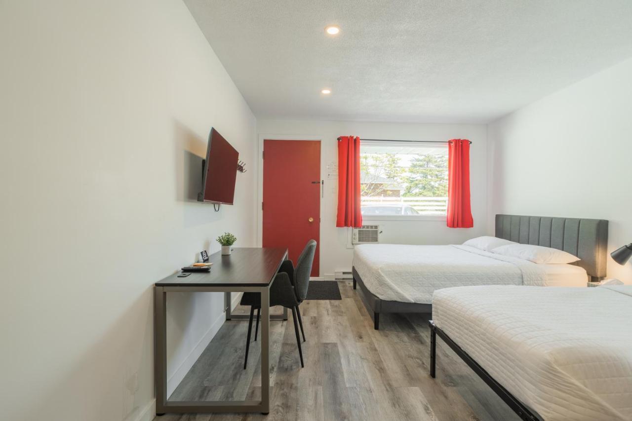 Motel Champlain บรอสซาร์ด ภายนอก รูปภาพ