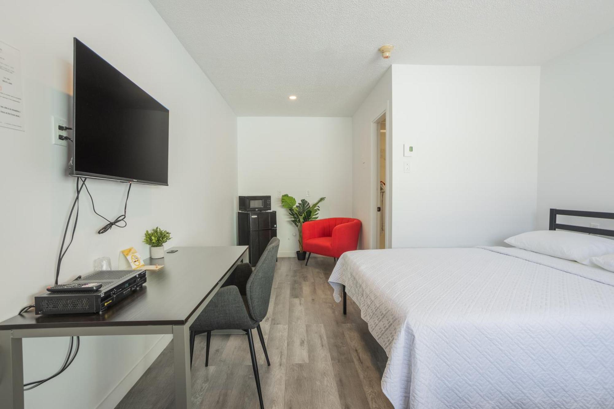 Motel Champlain บรอสซาร์ด ภายนอก รูปภาพ